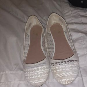 Mix N0 6 white lace flats